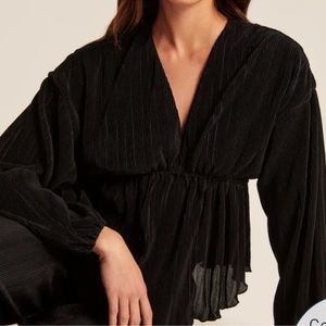 Abercrombie & Fitch Long Sleeve Plisse Top